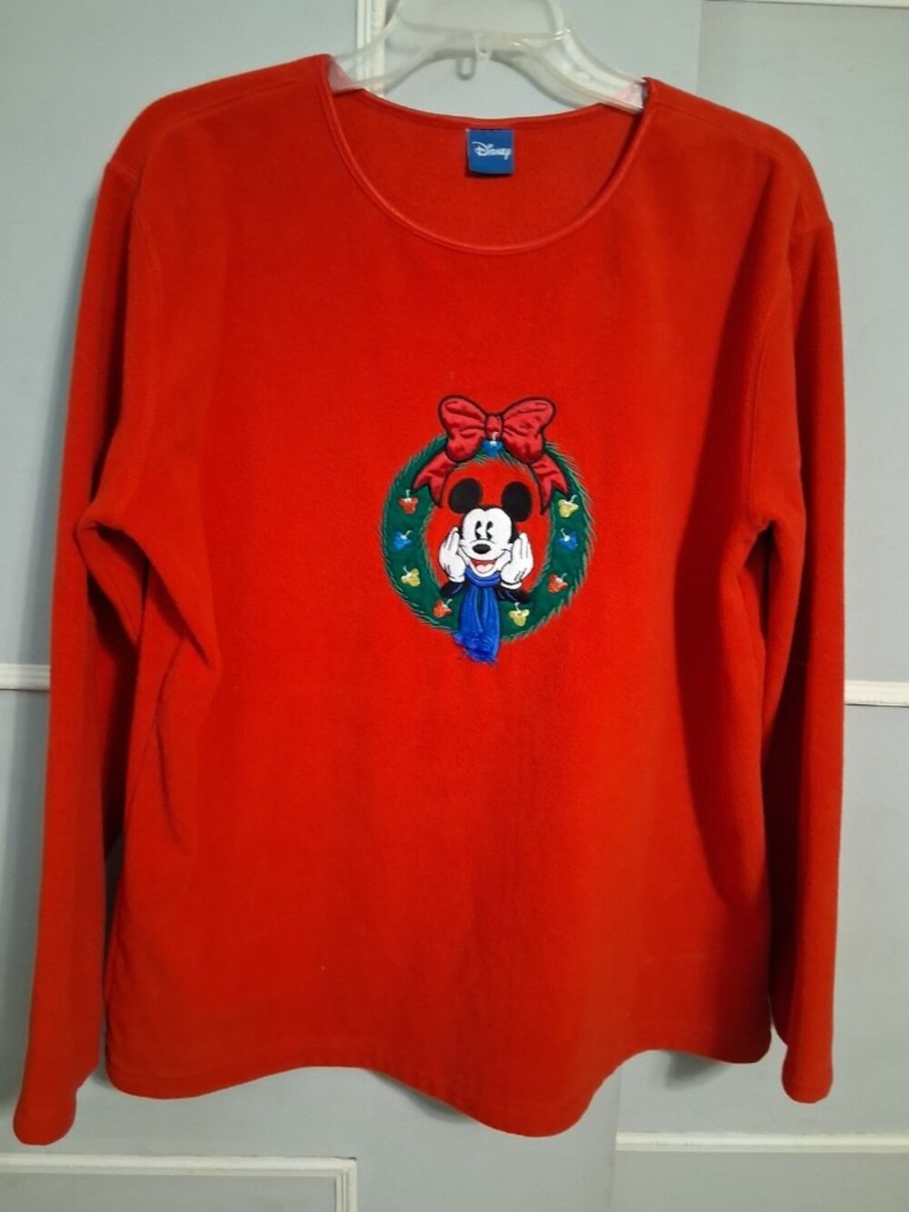 VTG Disney Christmas Mickey Mouse w/Wreath Womans sz L Red Fleece Sweatshirt